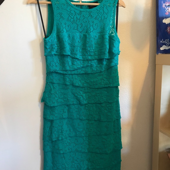 Laundry by Shelli Segal Tiered Lace Dress (10) - Picture 3 of 4